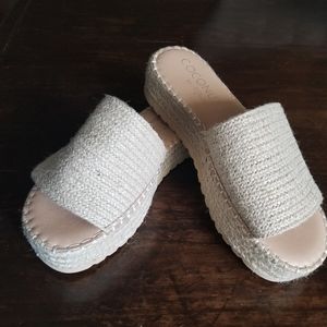 del mar platform is a sandal with upper and platf